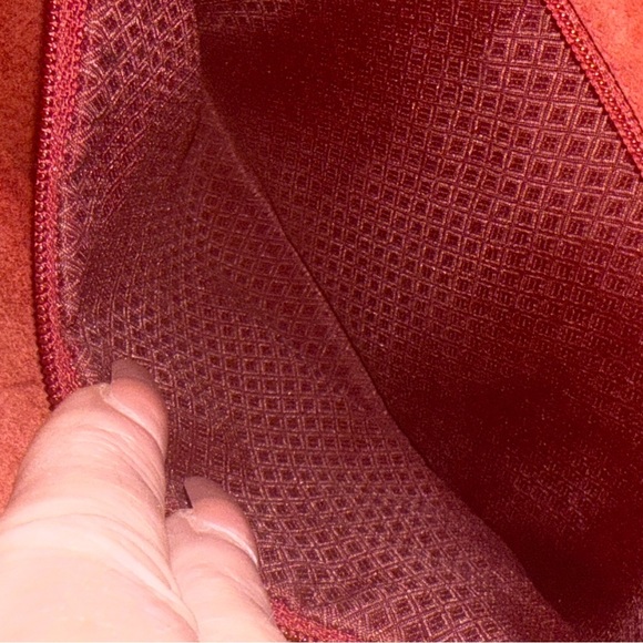 Elevate your style with this captivating Vintage Red Eel Skin Bag! - Picture 6 of 12